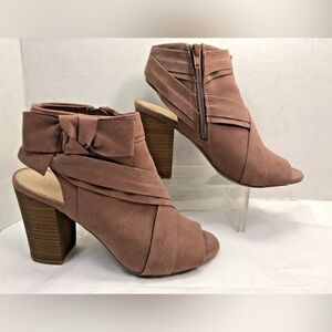 LC LAUREN CONRAD MAUVE BOOTIE